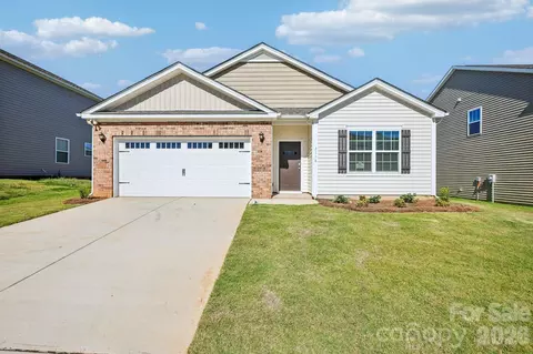 136 Ridgehaven Dr, Waynesville, NC 28786