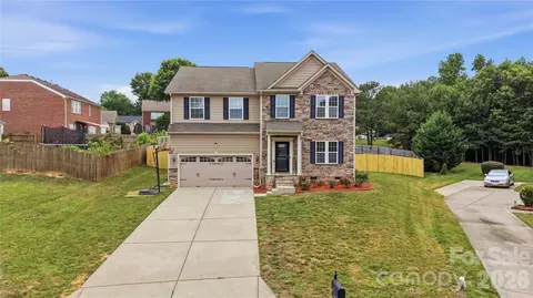 3611 English Garden Dr, Gastonia, NC 28056