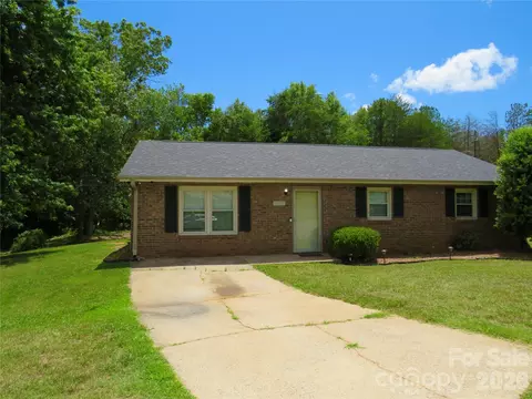 122 Tulip Trl, Ellenboro, NC 28040