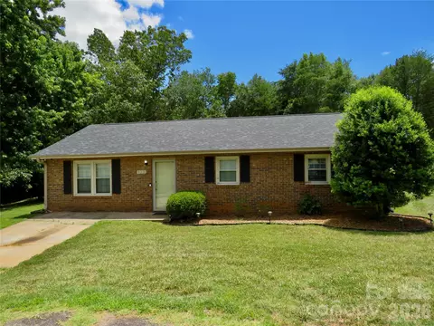 122 Tulip Trl, Ellenboro, NC 28040