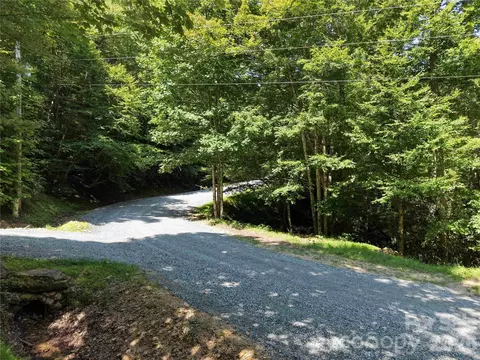 109 Laurel Ln, Beech Mountain, NC 28604 photo 6