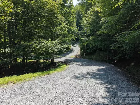 109 Laurel Ln, Beech Mountain, NC 28604 photo 5