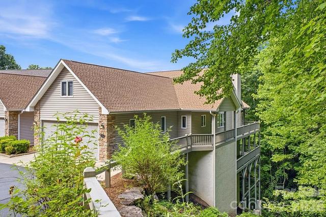 2204 E Cumming Woods Ln, Hendersonville, NC 28739