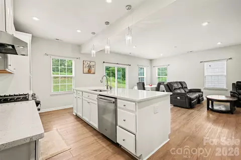 3030 Streamside Dr, Davidson, NC 28036 photo 5