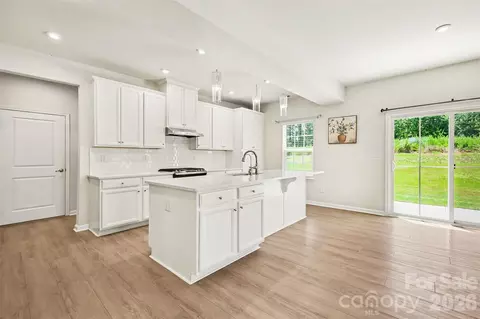 3030 Streamside Dr, Davidson, NC 28036 photo 2