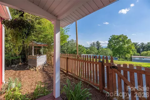 261 Star Ridge Rd, Canton, NC 28716