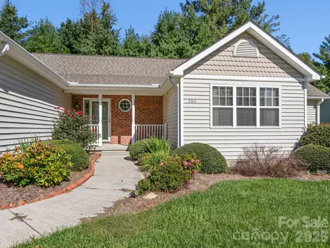 286 Charlestown Dr, Hendersonville, NC 28792