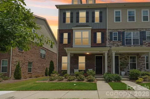 10122 Hemingway Pl, Charlotte, NC 28227