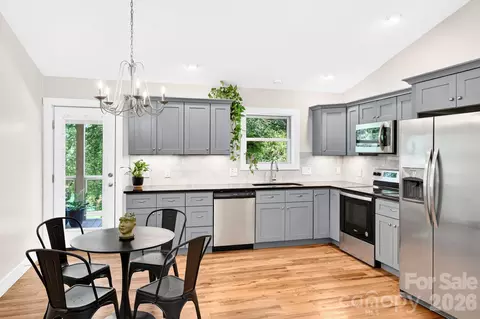 Kitchen - 2546 Old Clyde Rd, Clyde, NC 28721 photo 5 of 6