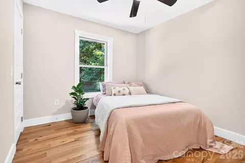Bedroom - 2546 Old Clyde Rd, Clyde, NC 28721 photo 3 of 3