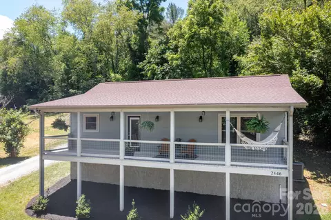 Exterior - 2546 Old Clyde Rd, Clyde, NC 28721 photo 2 of 6