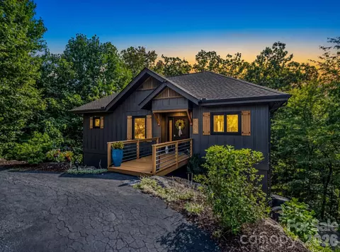 274 Hawks Nest Trl, Lake Lure, NC 28746