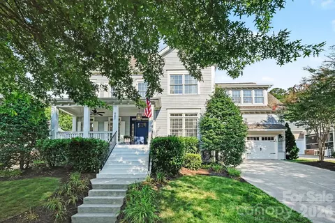 887 Stratford Run Dr, Fort Mill, SC 29708