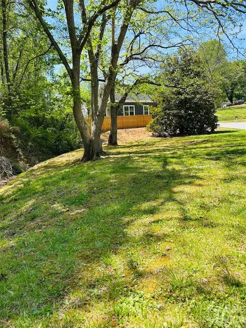 128 W Orchard St, Old Fort, NC 28762