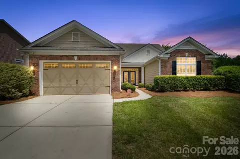 3743 Salvistrin St, Charlotte, NC 28214