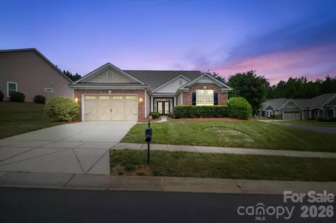 3743 Salvistrin St, Charlotte, NC 28214