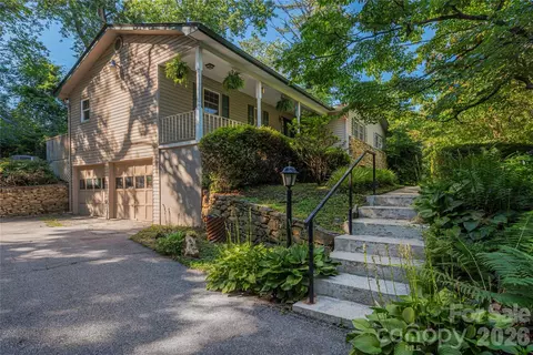 142 Whisperwood 19 Dr #19, Hendersonville, NC 28791