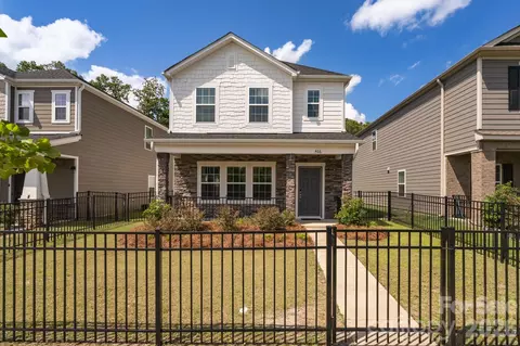 466 Cranford Dr, Pineville, NC 28134