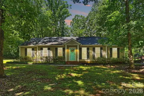 605 Silversmith Ln, Charlotte, NC 28270