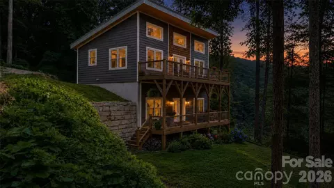 19 Sassafras Valley Rd, Swannanoa, NC 28778