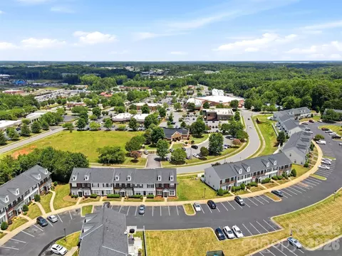 View/Area - 7593 Bluff Point Ln, Denver, NC 28037 photo 2 of 4