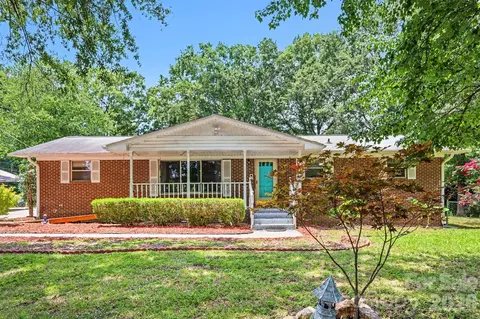 953 Twin Lakes Rd, Rock Hill, SC 29732