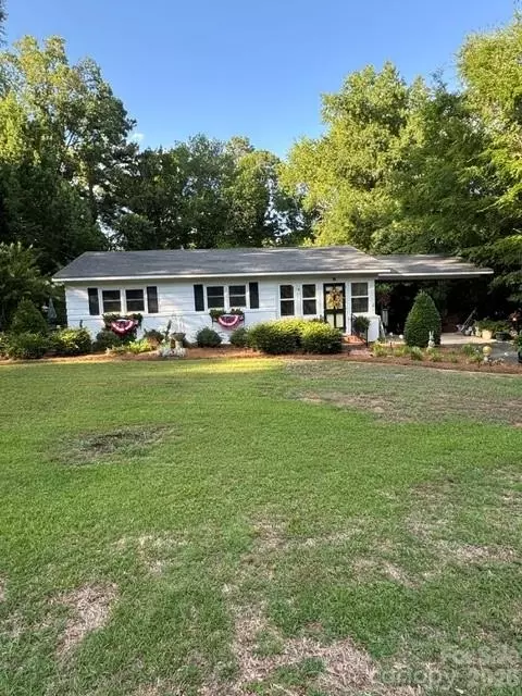 606 N Pine Ln, Wadesboro, NC 28170