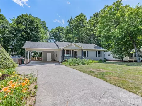 515 Westover Dr, High Point, NC 27265