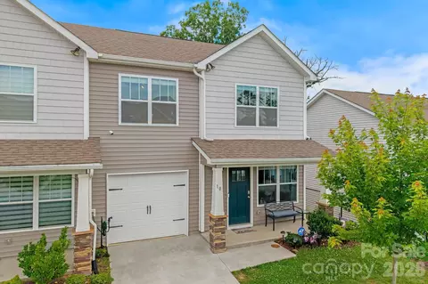 10 Benedict Ln, Weaverville, NC 28787