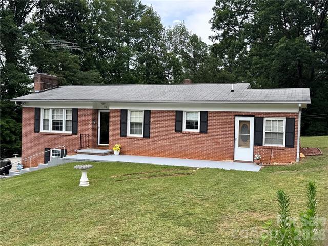 119 Foothill Dr, Lenoir, NC 28645