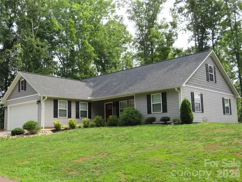 118 Tallyhoe St, Forest City, NC 28043