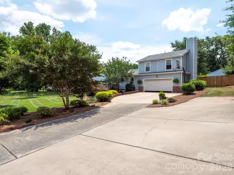 Exterior - 1641 Brook Dr, Fort Mill, SC 29708 photo 2 of 12