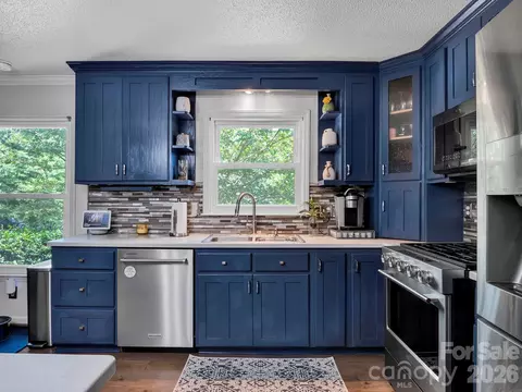 Kitchen - 1641 Brook Dr, Fort Mill, SC 29708 photo 3 of 4