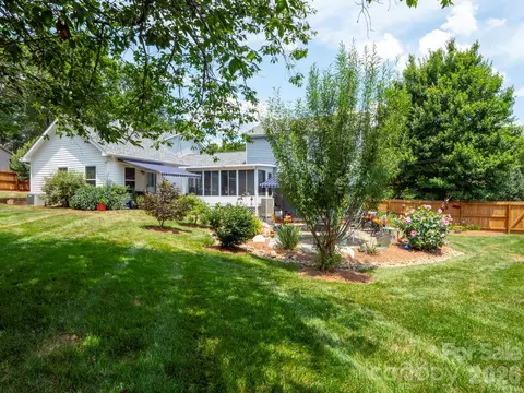 Exterior - 1641 Brook Dr, Fort Mill, SC 29708 photo 6 of 12