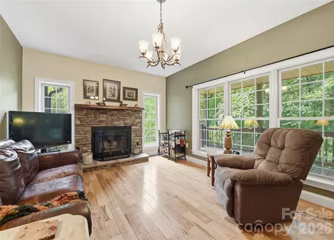 229 Rippling Brook Rd, Sylva, NC 28779 photo 2