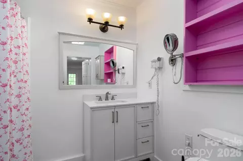 Bath - 389 Rollins Rd, Marshall, NC 28753 photo 1 of 2