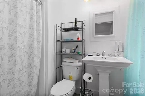 Bath - 389 Rollins Rd, Marshall, NC 28753 photo 2 of 2