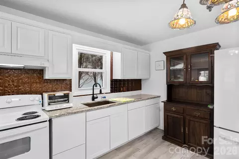 Kitchen - 389 Rollins Rd, Marshall, NC 28753 photo 1 of 1