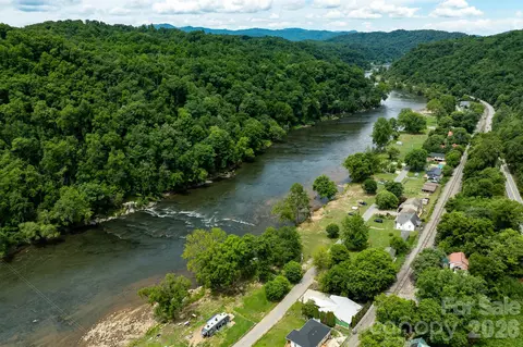 View/Area - 389 Rollins Rd, Marshall, NC 28753 photo 4 of 6