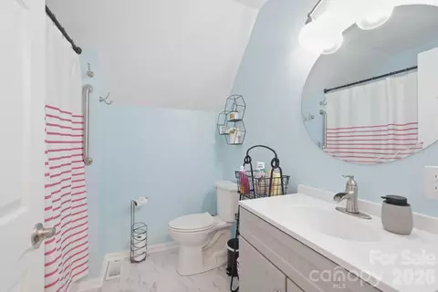 Bath - 209 Mint Way, Flat Rock, NC 28731 photo 4 of 4