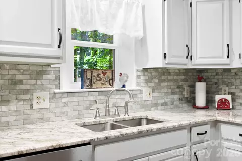 Kitchen - 209 Mint Way, Flat Rock, NC 28731 photo 2 of 3