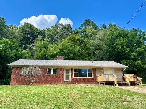 169 Double Island Rd, Burnsville, NC 28714