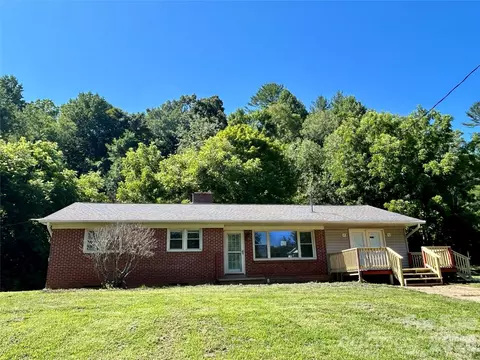 169 Double Island Rd, Burnsville, NC 28714