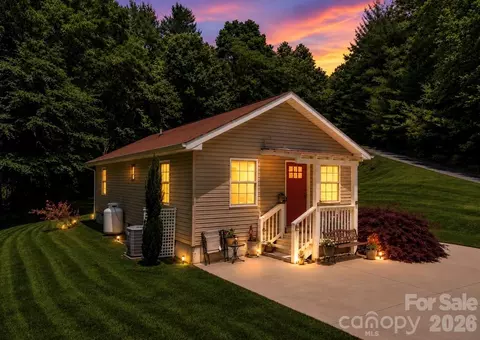 Exterior - 54 Thad Johnson Rd, Saluda, NC 28773 photo 2 of 14