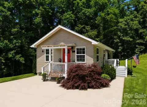 Exterior - 54 Thad Johnson Rd, Saluda, NC 28773 photo 3 of 14
