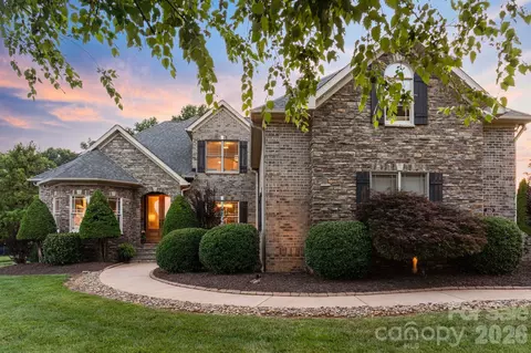 160 Riverchase Ln, Mooresville, NC 28115