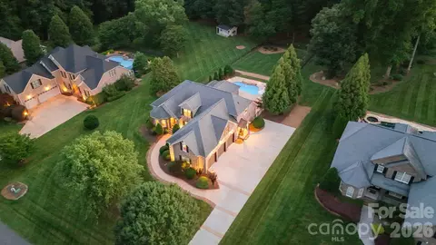 160 Riverchase Ln, Mooresville, NC 28115