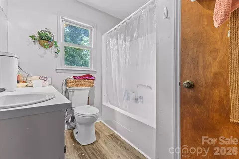 Bath - 3304 Griffith Rd, Monroe, NC 28112 photo 2 of 4