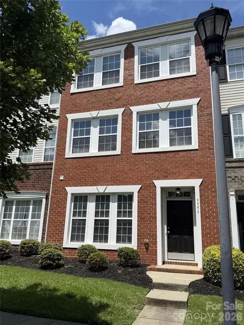 9956 Kings Parade Blvd, Charlotte, NC 28273