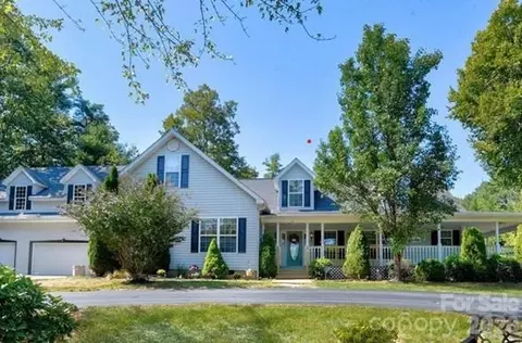 34 England Valley Rd, Weaverville, NC 28787